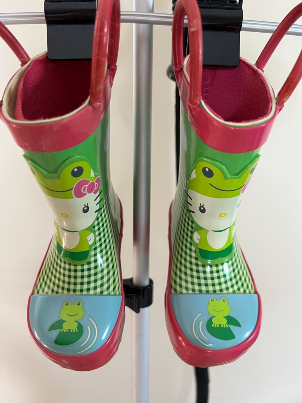 🐸🦜⛅️🛁🚿so cute Western Chief Pink and Green Kids Rain Boots with Animal Print